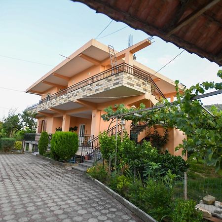 Apartment Darlin Berat Luaran gambar