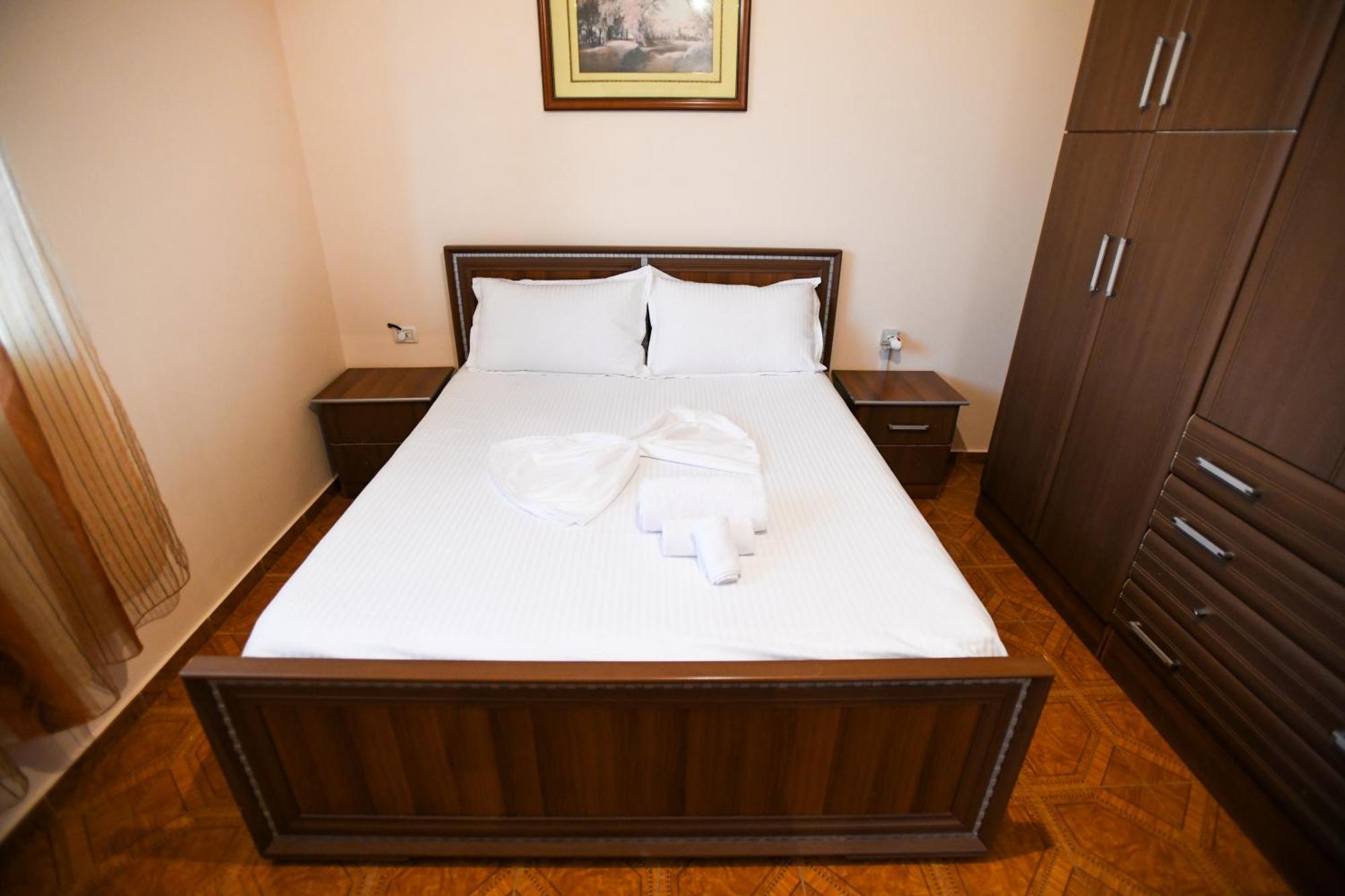 Apartment Darlin Berat Luaran gambar