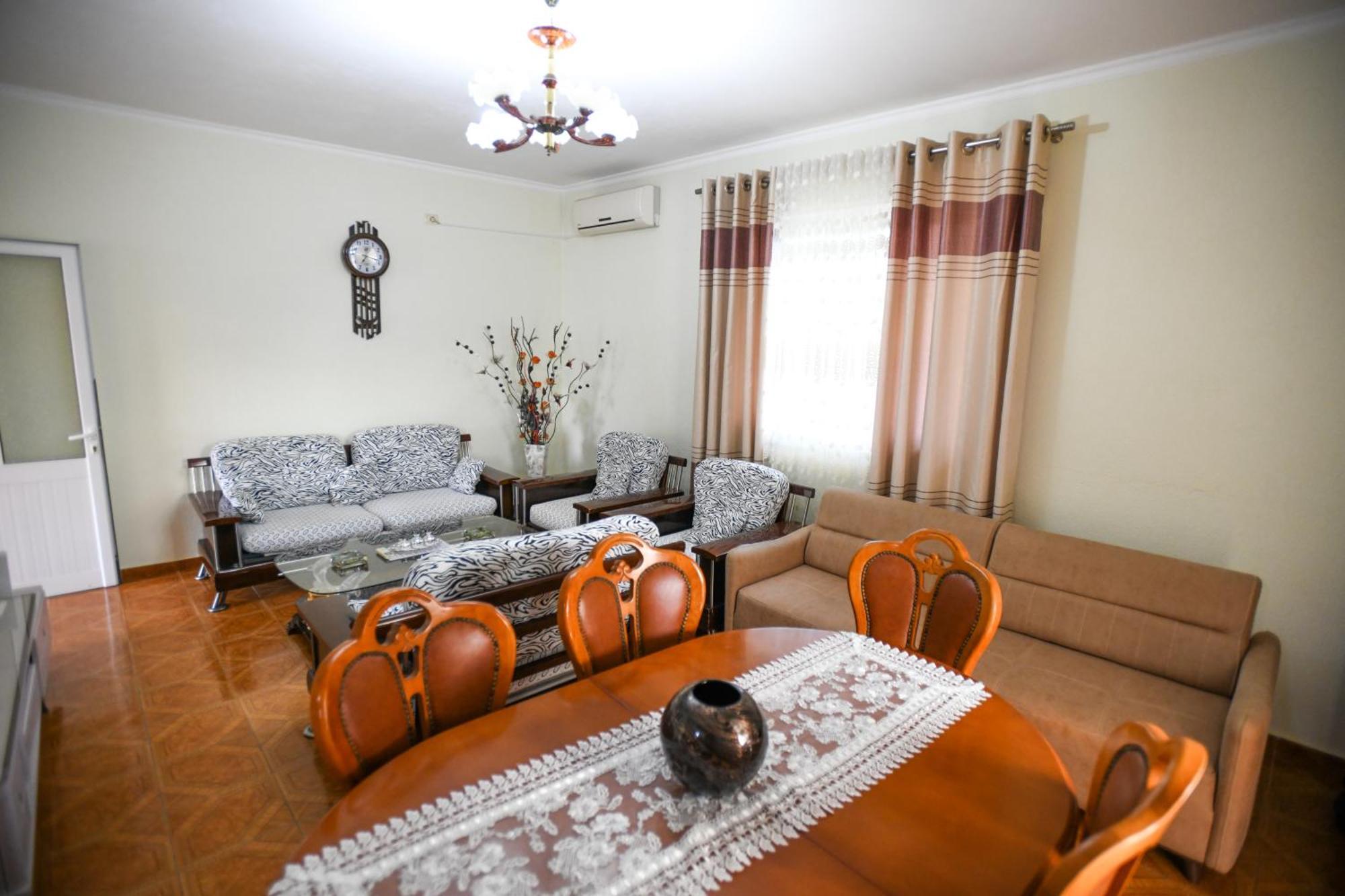 Apartment Darlin Berat Luaran gambar