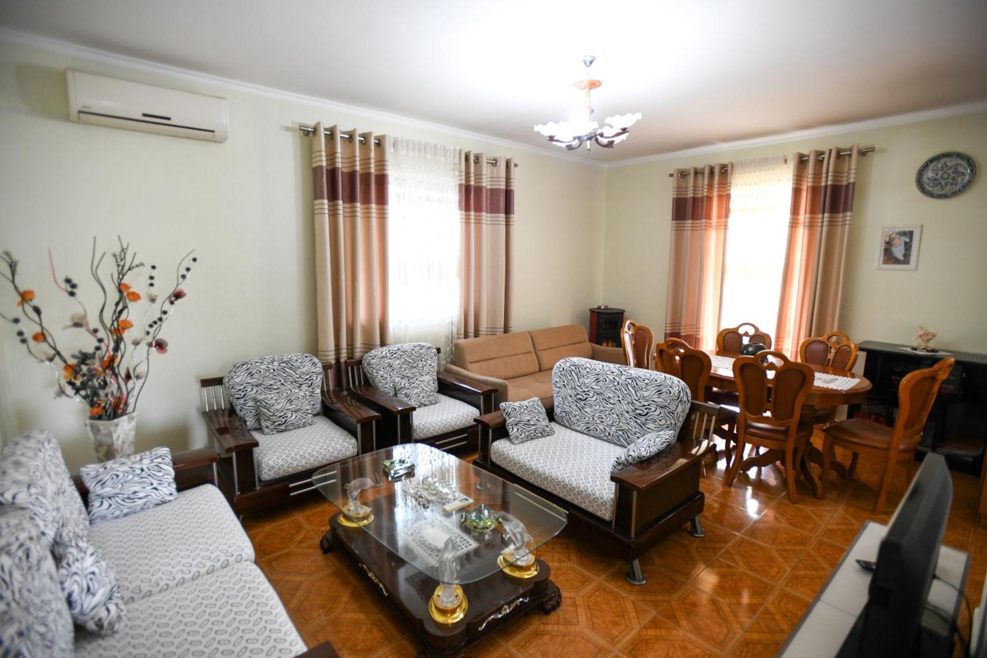 Apartment Darlin Berat Luaran gambar