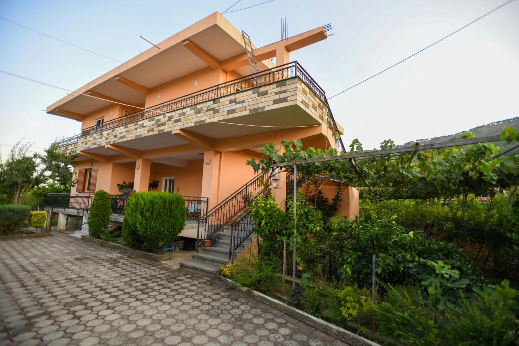 Apartment Darlin Berat Luaran gambar