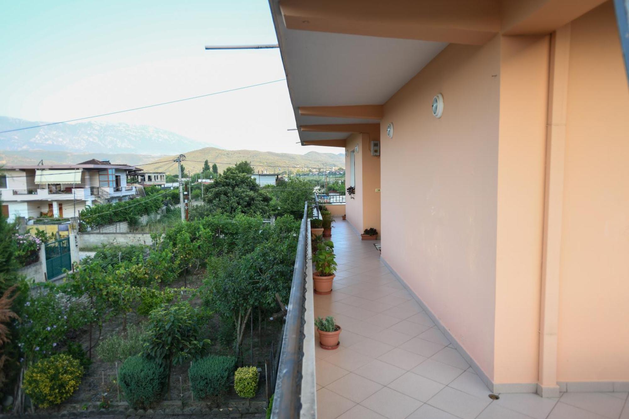 Apartment Darlin Berat Luaran gambar