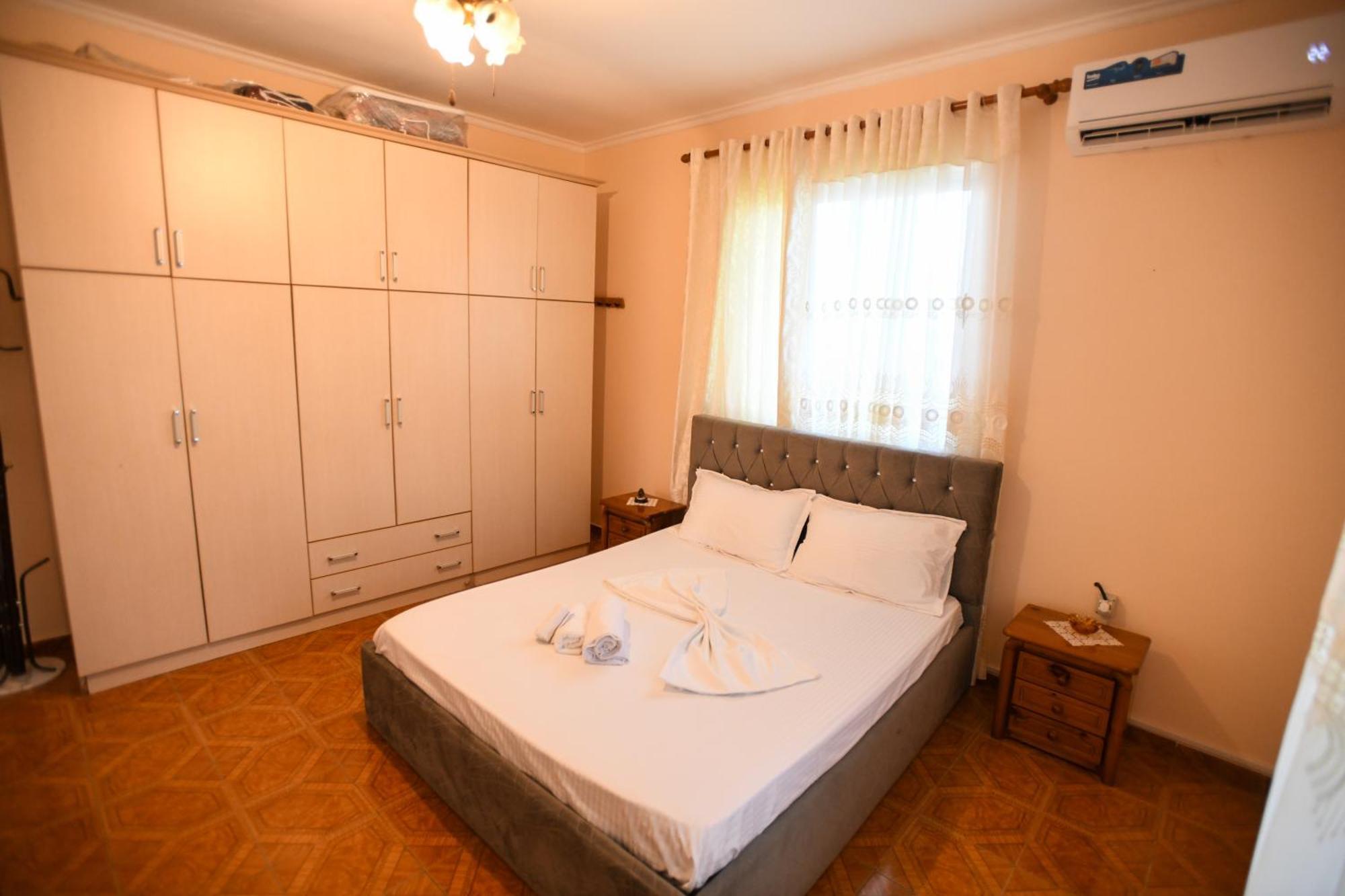 Apartment Darlin Berat Luaran gambar